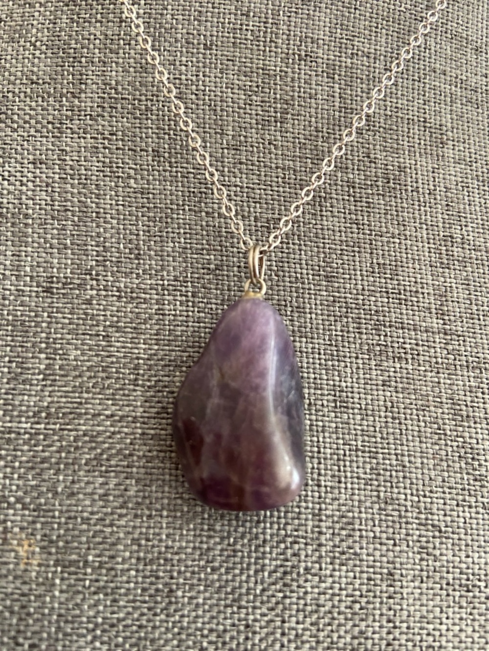5/$10❤️❤️❤️Purple Glass Pendant Necklace